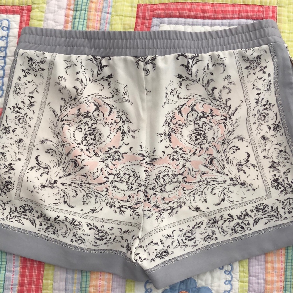 Patterned Shorts - Picture 3 of 3